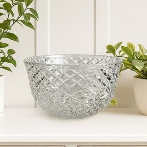 1970s Diamond Point Cut Bowl Mid-Century Crosshatch High Clarity Lead Crystal